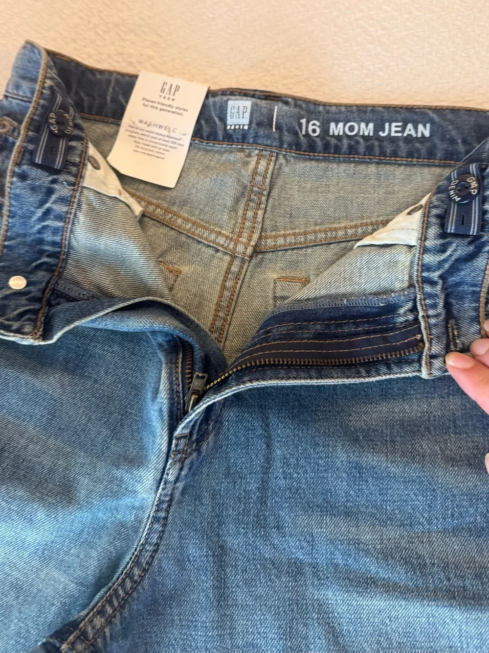 GAP Men's Slim Straight Jeans - Faded Blue Denim